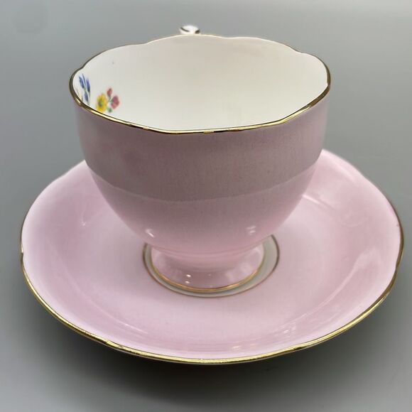 Vintage Royal Grafton Pink Floral Bouquet Tea Cup and Saucer Gold Trim - Picture 12 of 16